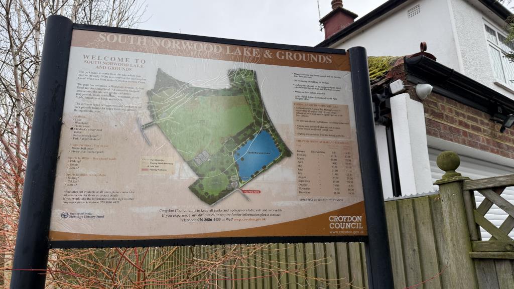 Lot: 144 - INVESTMENT FLAT IN POPULAR LONDON SUBURB - Outside image of South Norwood Lake map